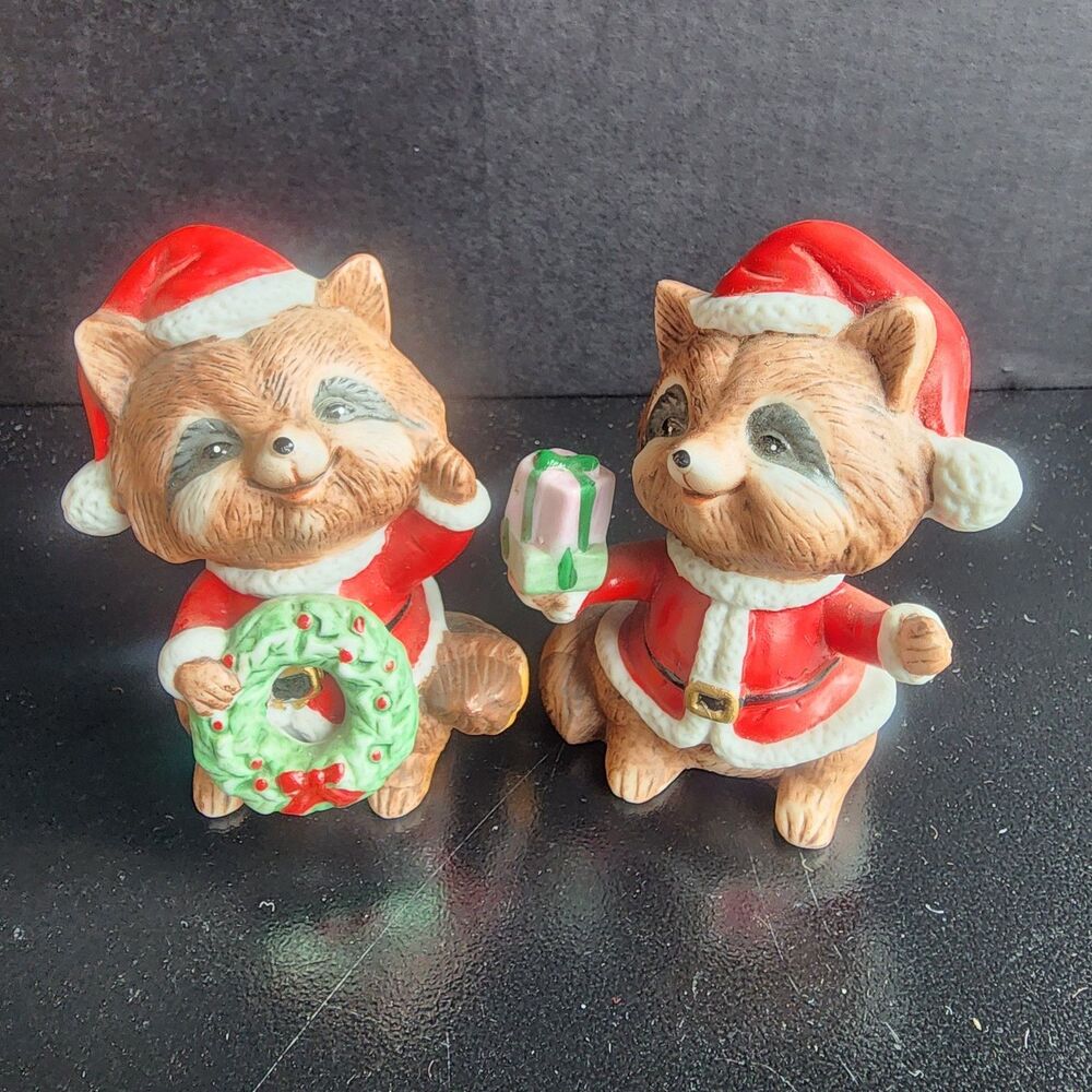 Vintage HOMCO Christmas Santa Raccoon Figurines Set of 2 Wreath Present #5611